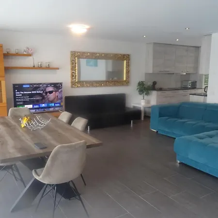 The Golf Apartment *